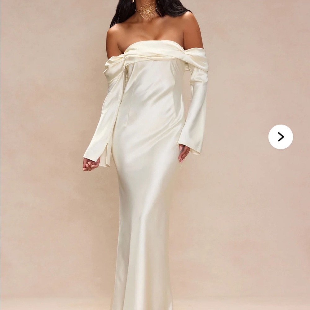 Fashion Nova Off-Shoulder Long Sleeve Cream Dress